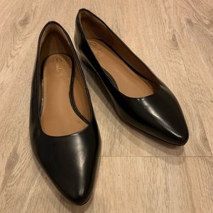 Clark’s Black Pointed Toe Flats